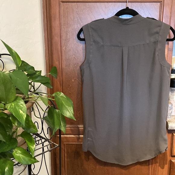 Apt. 9 top size Small - Picture 2 of 3